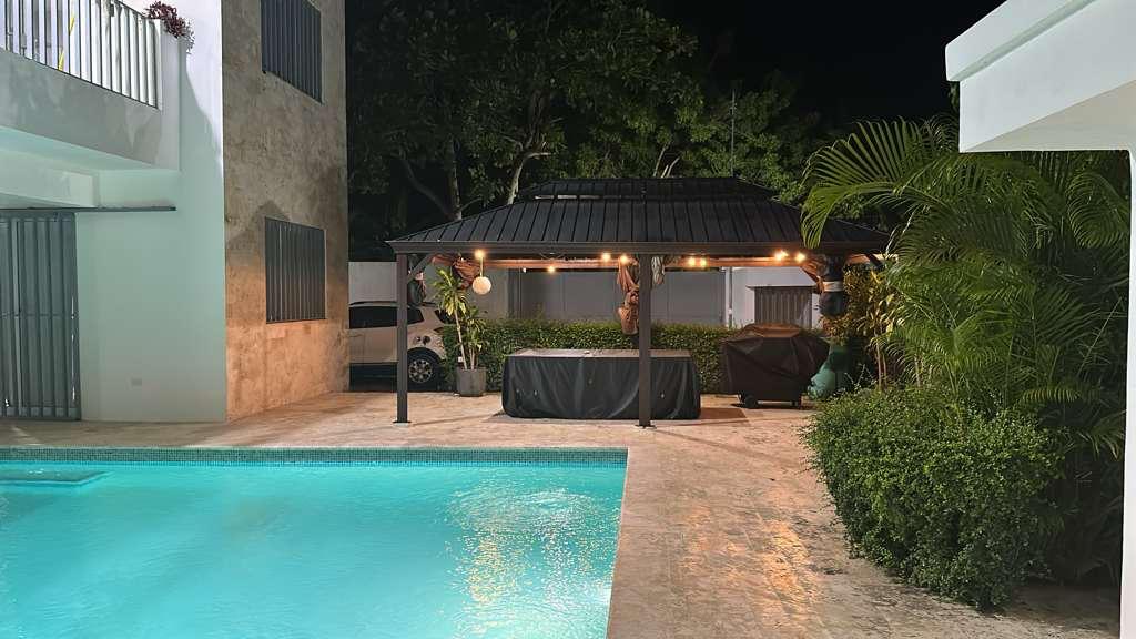 Gazebo de noche